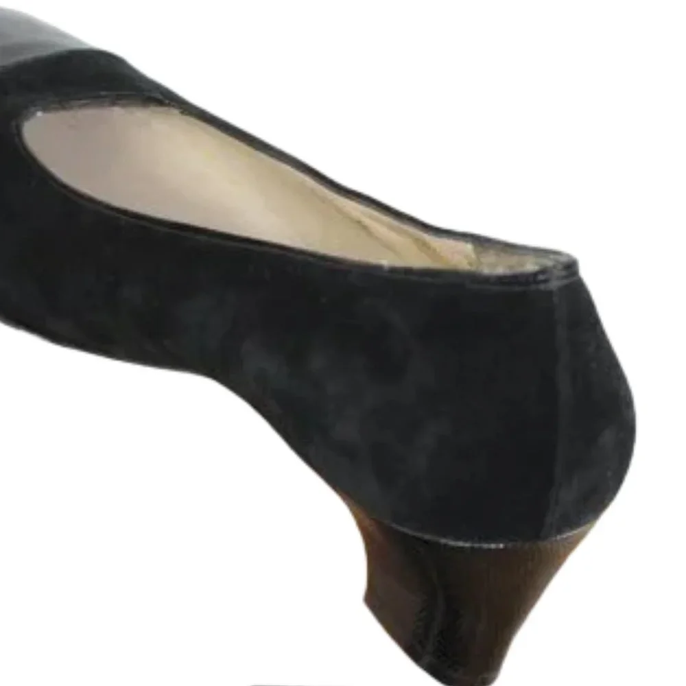 Salvatore Ferragamo Black Suede Classic Pump, Made in Italy Size 10.5